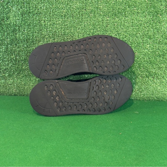 Adidas NMD_R1 V2 Juniors Black Gold HP3261 Boys Kids Size 4Y - Picture 6 of 6